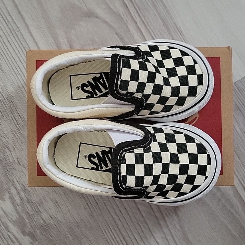Classic checkered Vans Slip on Size 4 TD